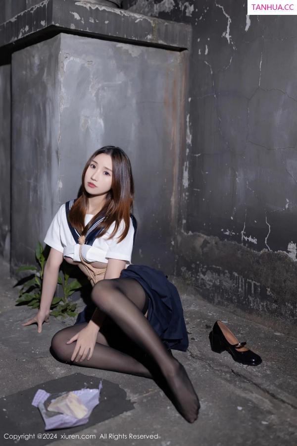  [XiuRen]高清写真图 2024.04.24 No.8443 杏子Yada 黑丝美腿第25张图片